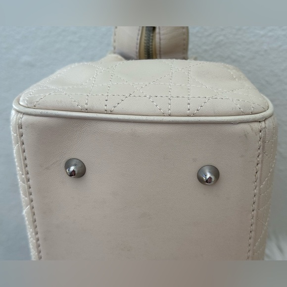 DIOR Quilted Horizontal Leather Handbag - Picture 6 of 14